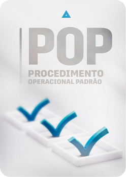 poster para o curso procedimento operacional padrão com a imagem de três checklist em azul